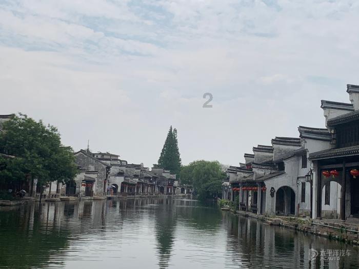 如果在海里潜水时恰好发生地震，会看到何种景象？游戏画面